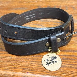 Vintage Bison Brown Leather Belt. Made in USA. 1 1/2 inch wide. size 30 NWTags